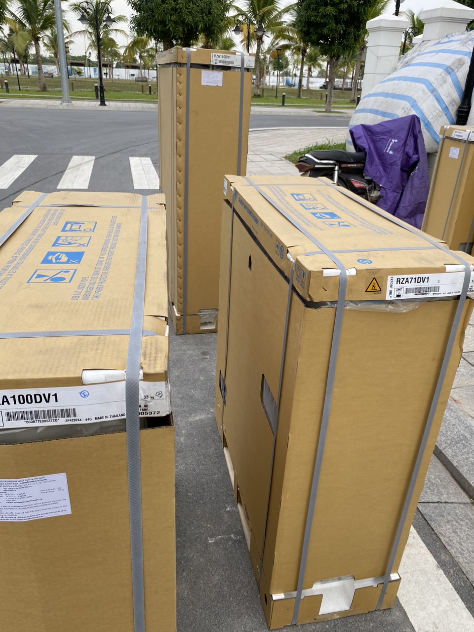 Dàn nóng Daikin chính hãng (RZA), đủ CO-CQ